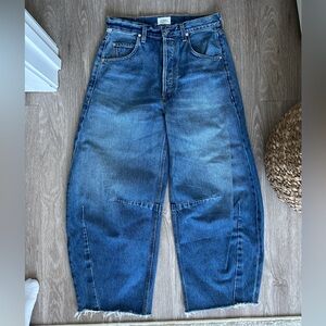 Citizens of Humanity Horseshoe Superhigh Waist Raw Hem Crop Barrel Jeans